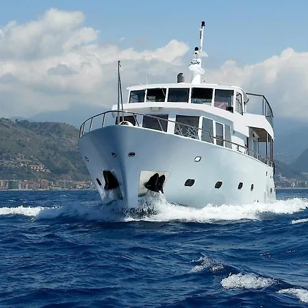 Botel Superbe Experience A Bord! *
