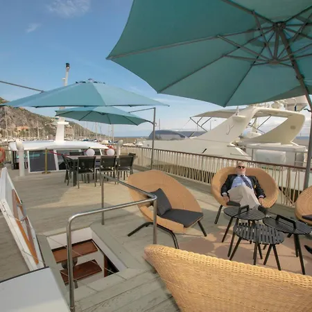 Botel Superbe Experience A Bord! *